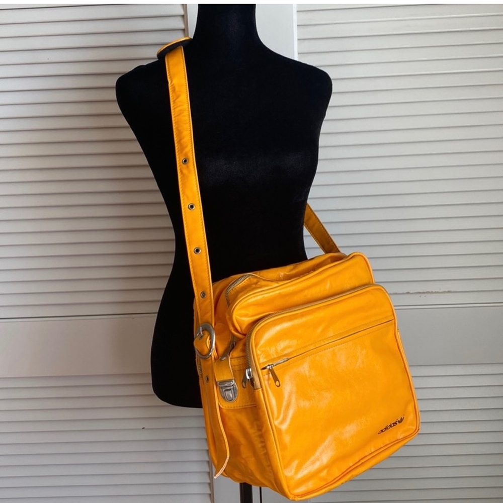 NWOT Vintage ADIDAS 70s Cube Bag Messenger Crossbody Satchel in Mustard Yellow